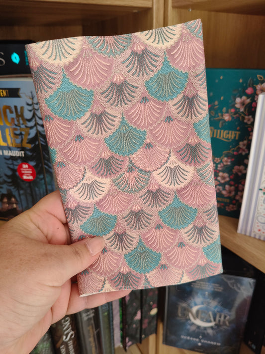 Protège livre adaptable - Ecailles Rose/bleu