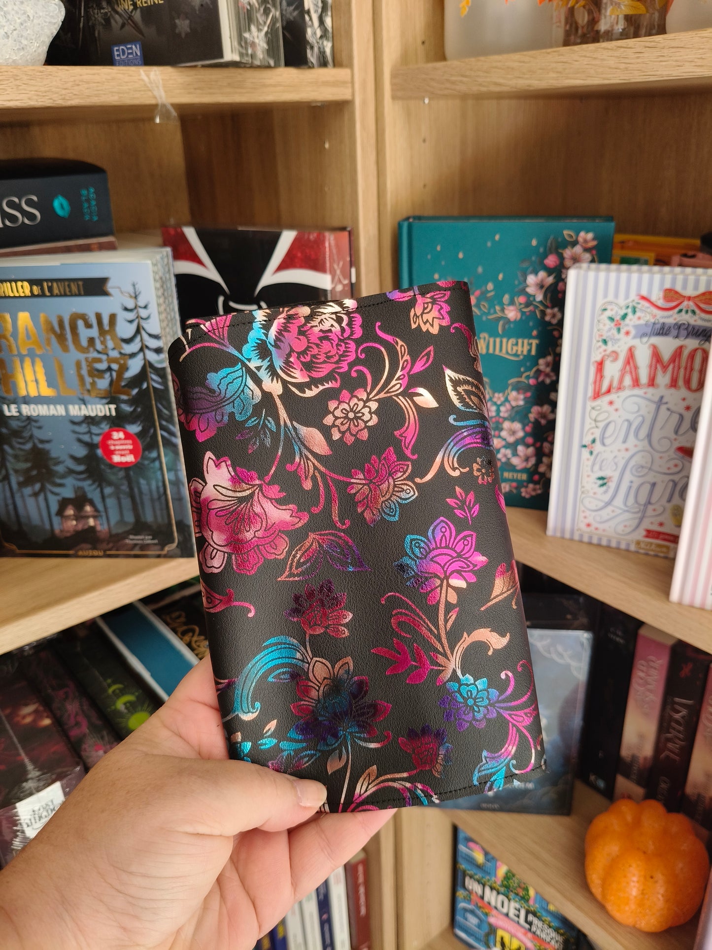 Protège livre adaptable : Noir/Fleurs